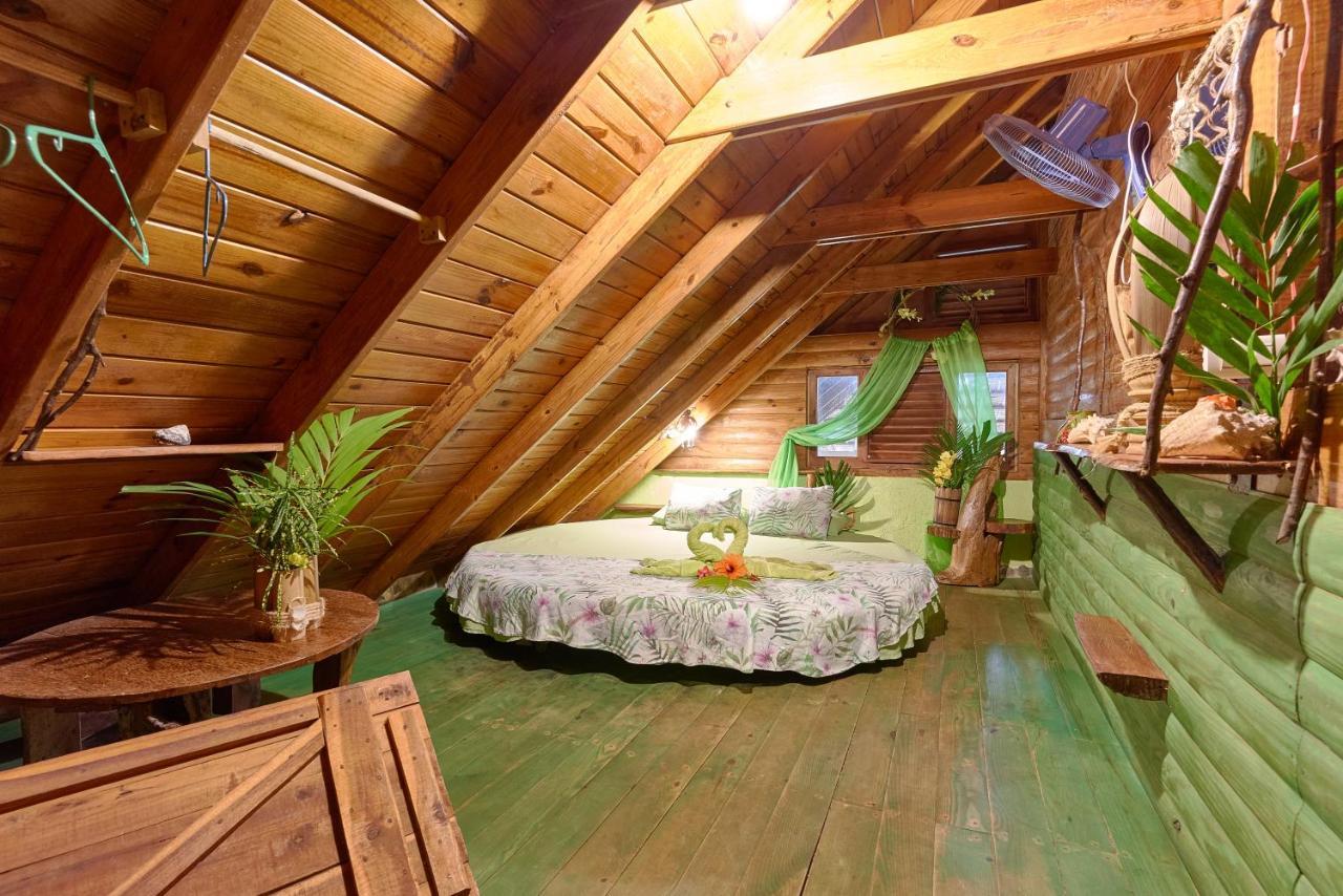 Chalet Tropical Hotel & Restaurant-Pizzeria Las Galeras Eksteriør billede
