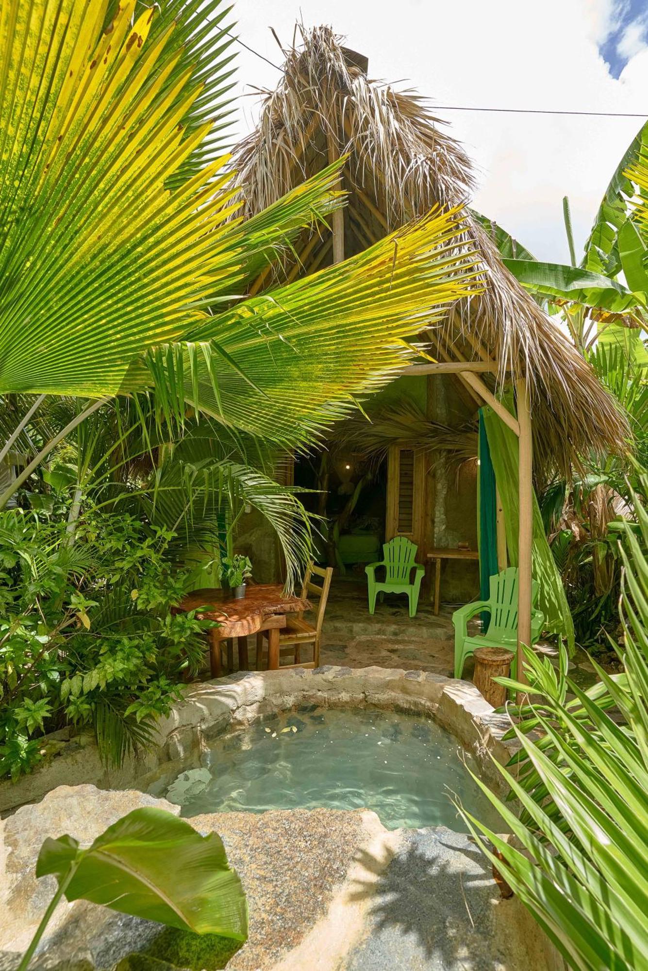 Chalet Tropical Hotel & Restaurant-Pizzeria Las Galeras Eksteriør billede