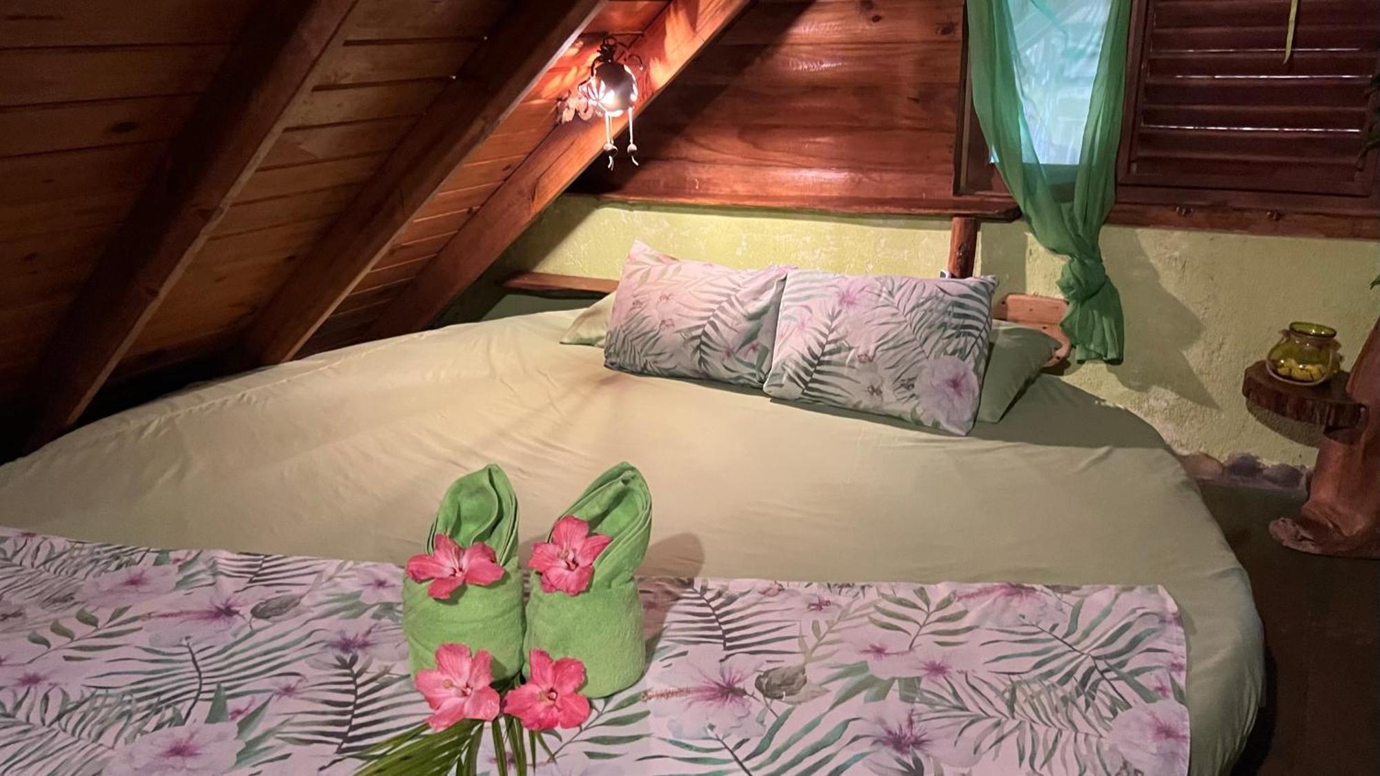 Chalet Tropical Hotel & Restaurant-Pizzeria Las Galeras Eksteriør billede