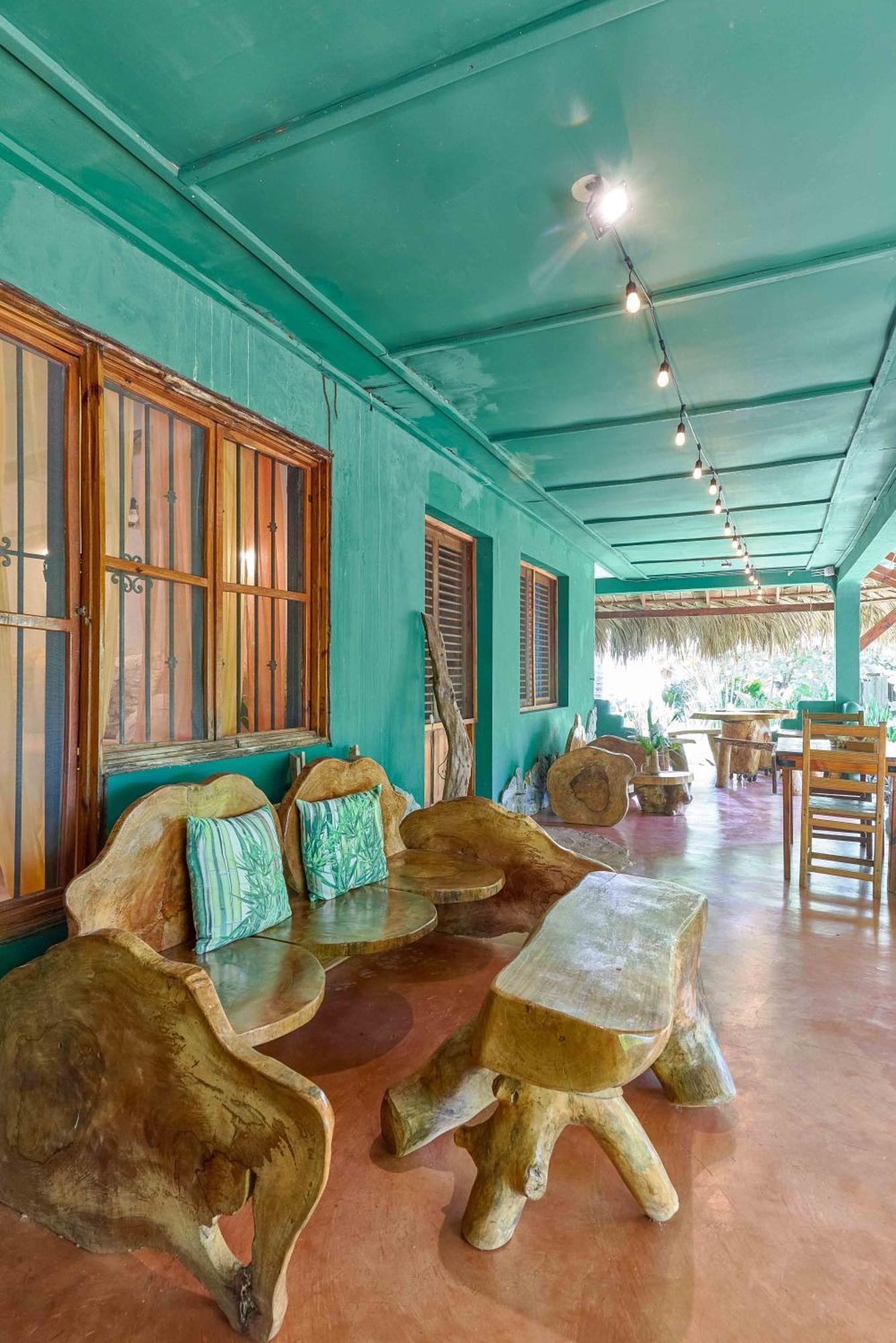 Chalet Tropical Hotel & Restaurant-Pizzeria Las Galeras Eksteriør billede